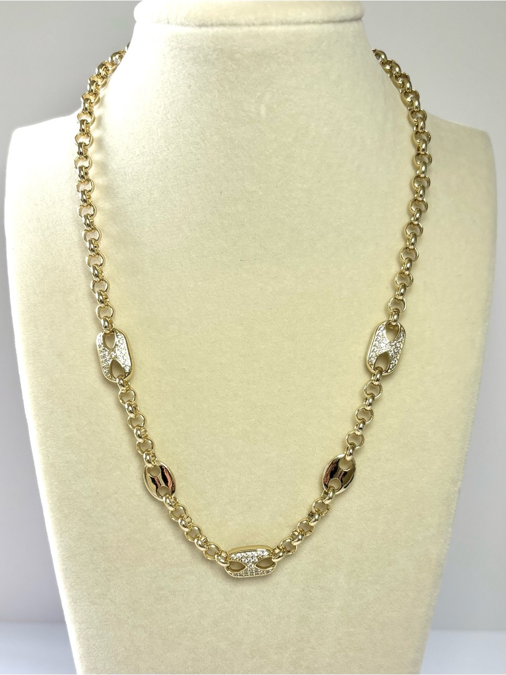 Gold rolo chain necklace with mariner link accents